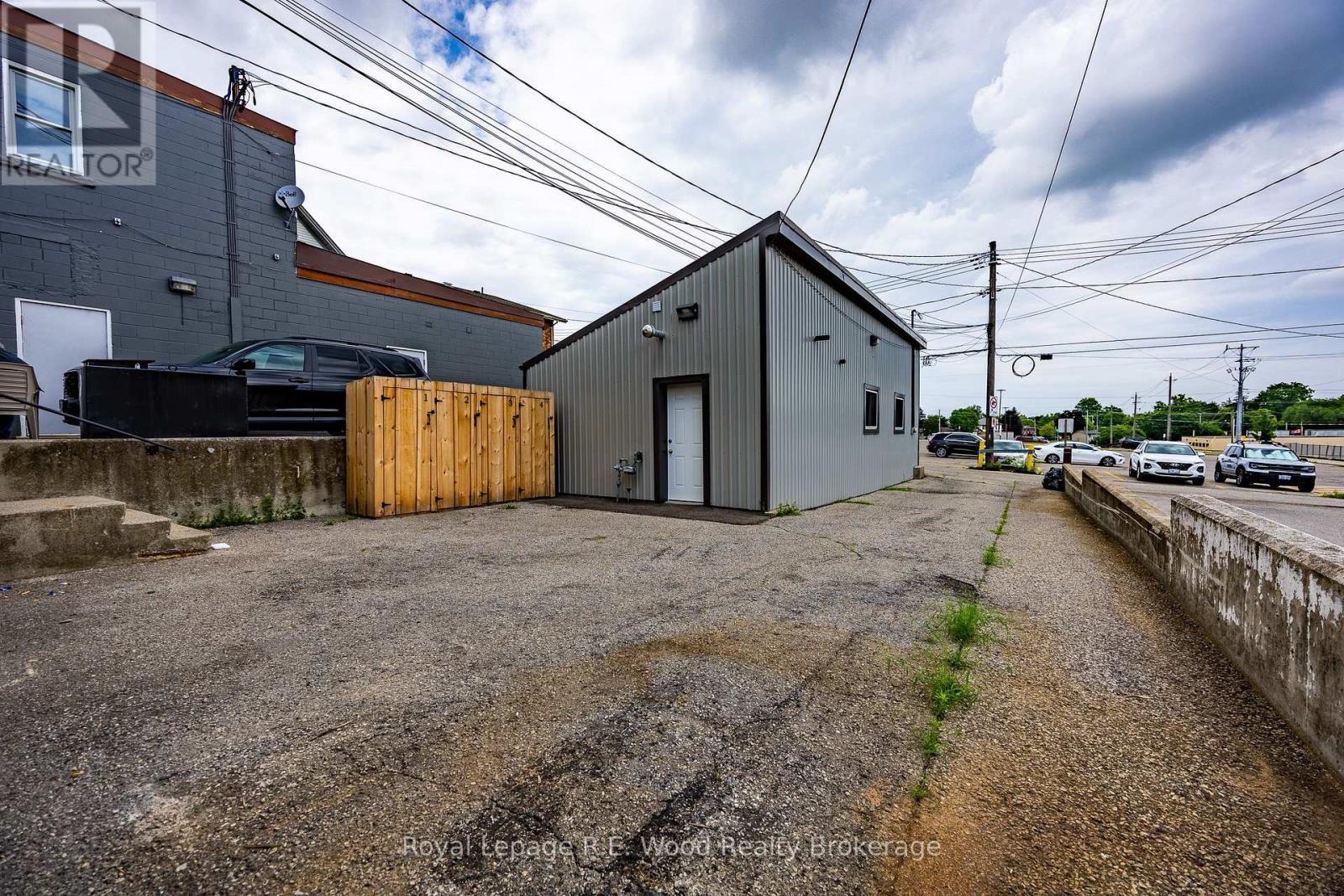 












150 BROADWAY STREET

,
Tillsonburg,




Ontario
N4G3P8

