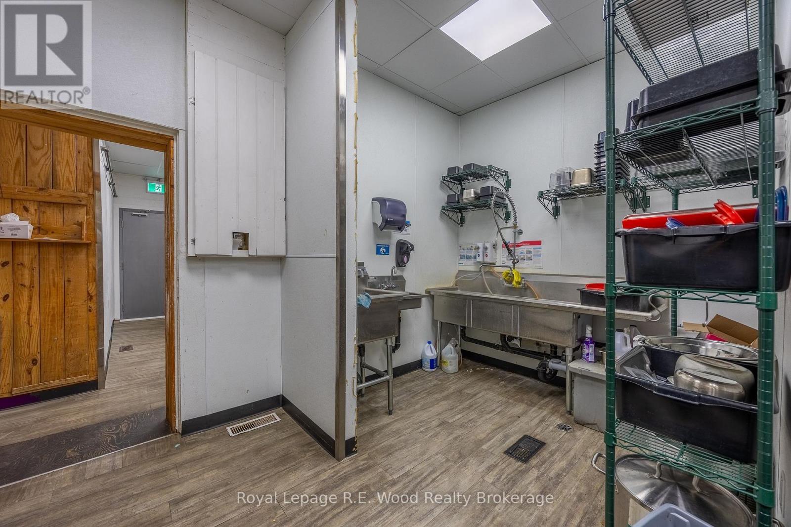 












150 BROADWAY STREET

,
Tillsonburg,




Ontario
N4G3P8

