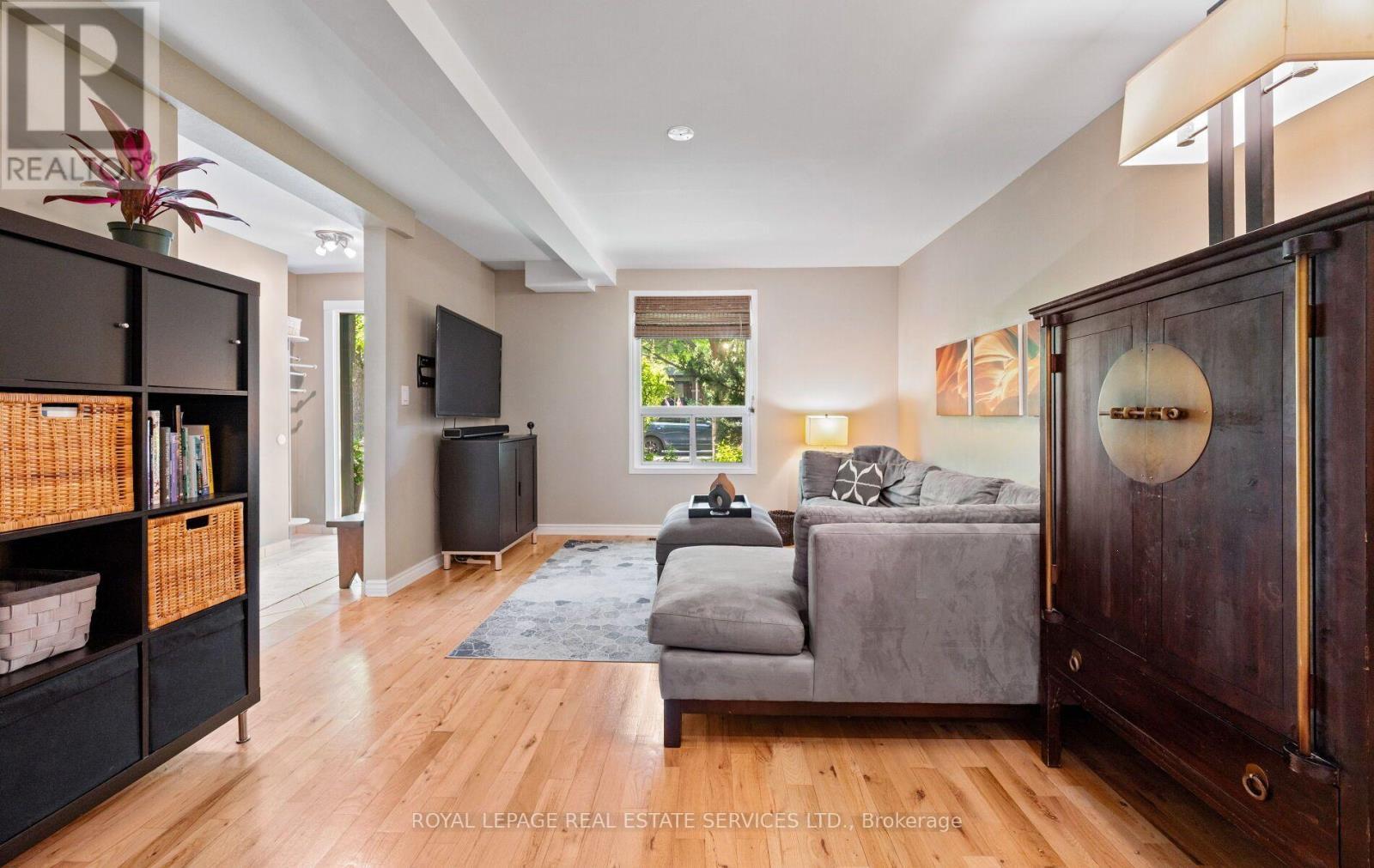 












613 BERESFORD AVENUE

,
Toronto,




Ontario
M6S3C2

