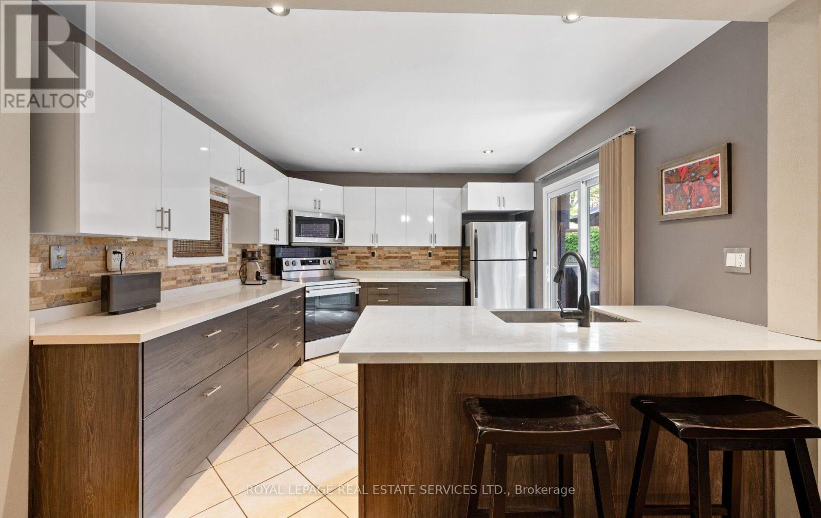 












613 BERESFORD AVENUE

,
Toronto,




Ontario
M6S3C2

