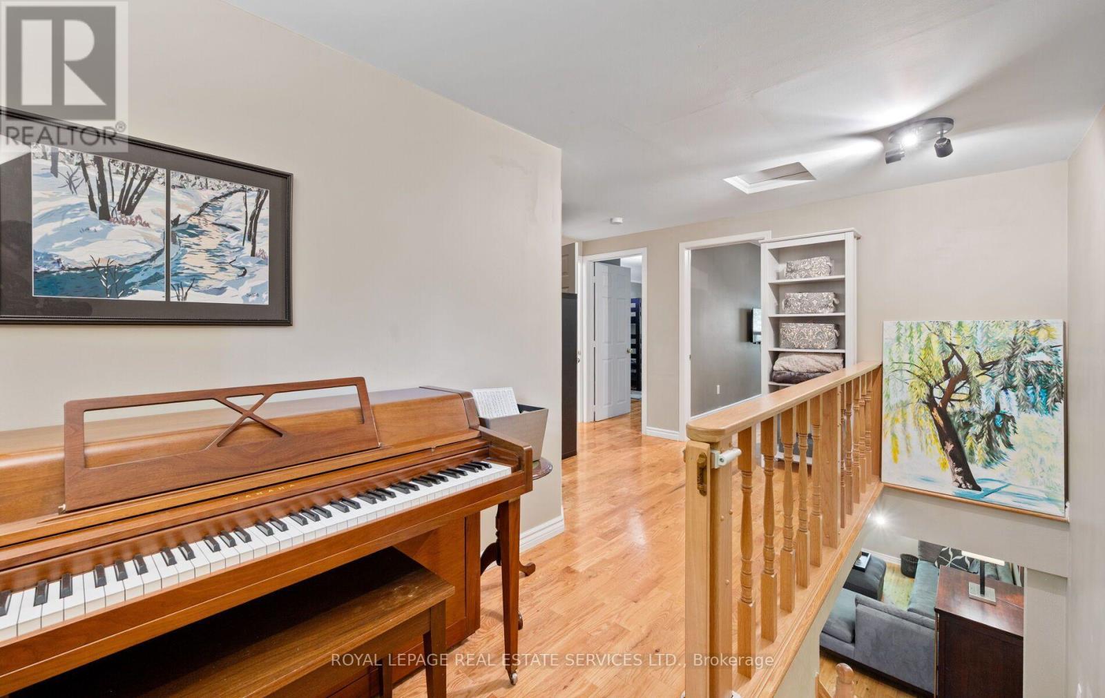 












613 BERESFORD AVENUE

,
Toronto,




Ontario
M6S3C2

