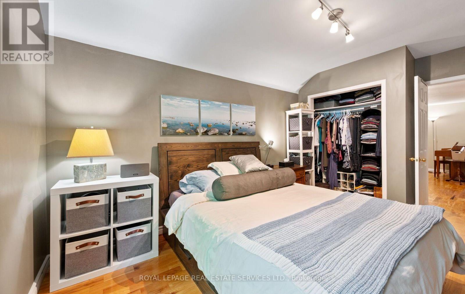 












613 BERESFORD AVENUE

,
Toronto,




Ontario
M6S3C2

