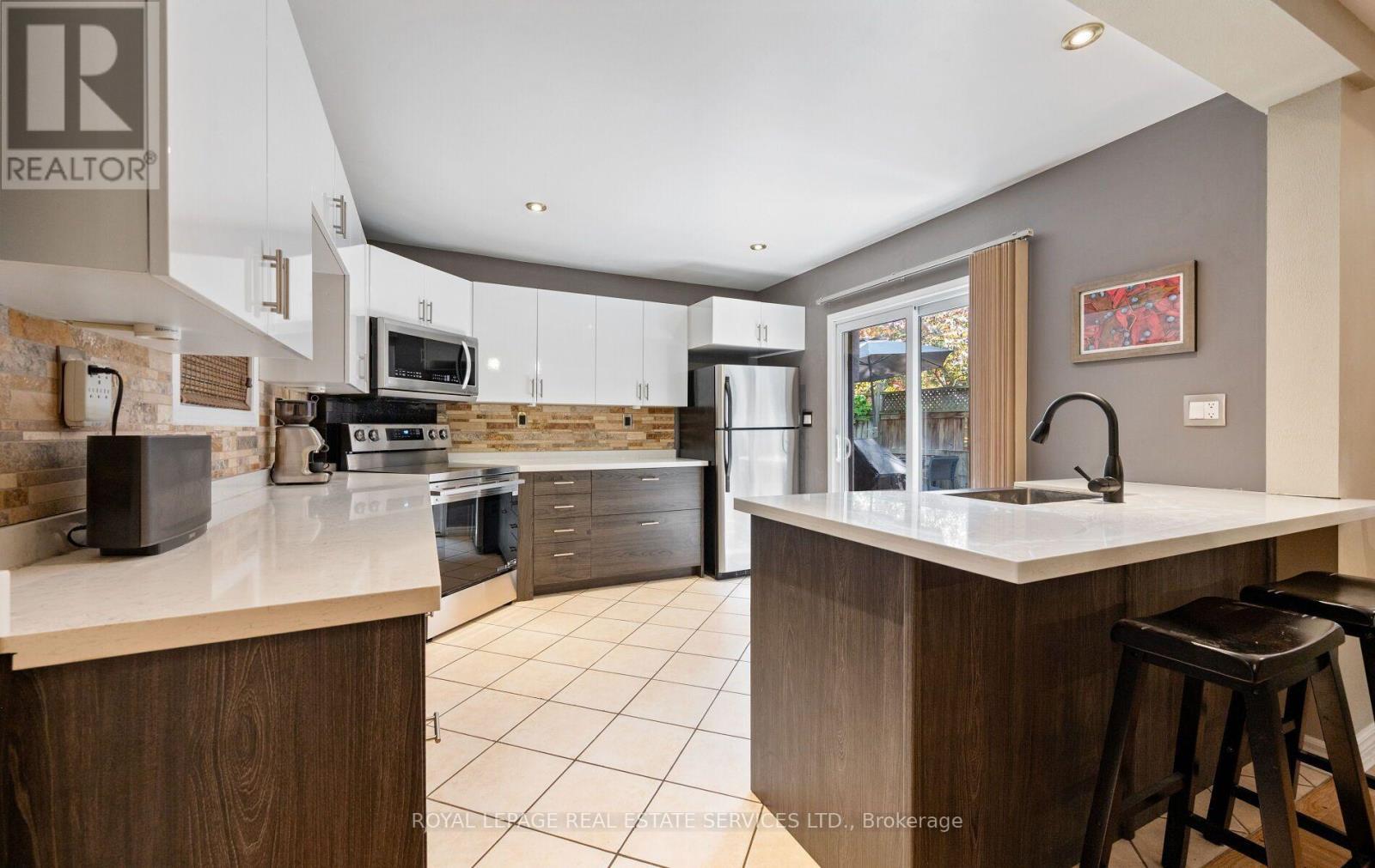 












613 BERESFORD AVENUE

,
Toronto,




Ontario
M6S3C2

