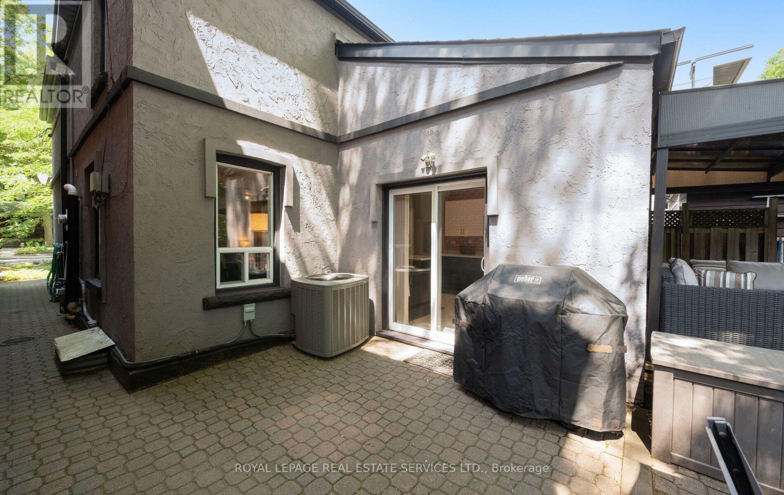 












613 BERESFORD AVENUE

,
Toronto,




Ontario
M6S3C2

