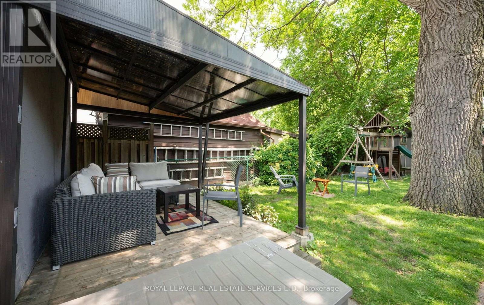 












613 BERESFORD AVENUE

,
Toronto,




Ontario
M6S3C2

