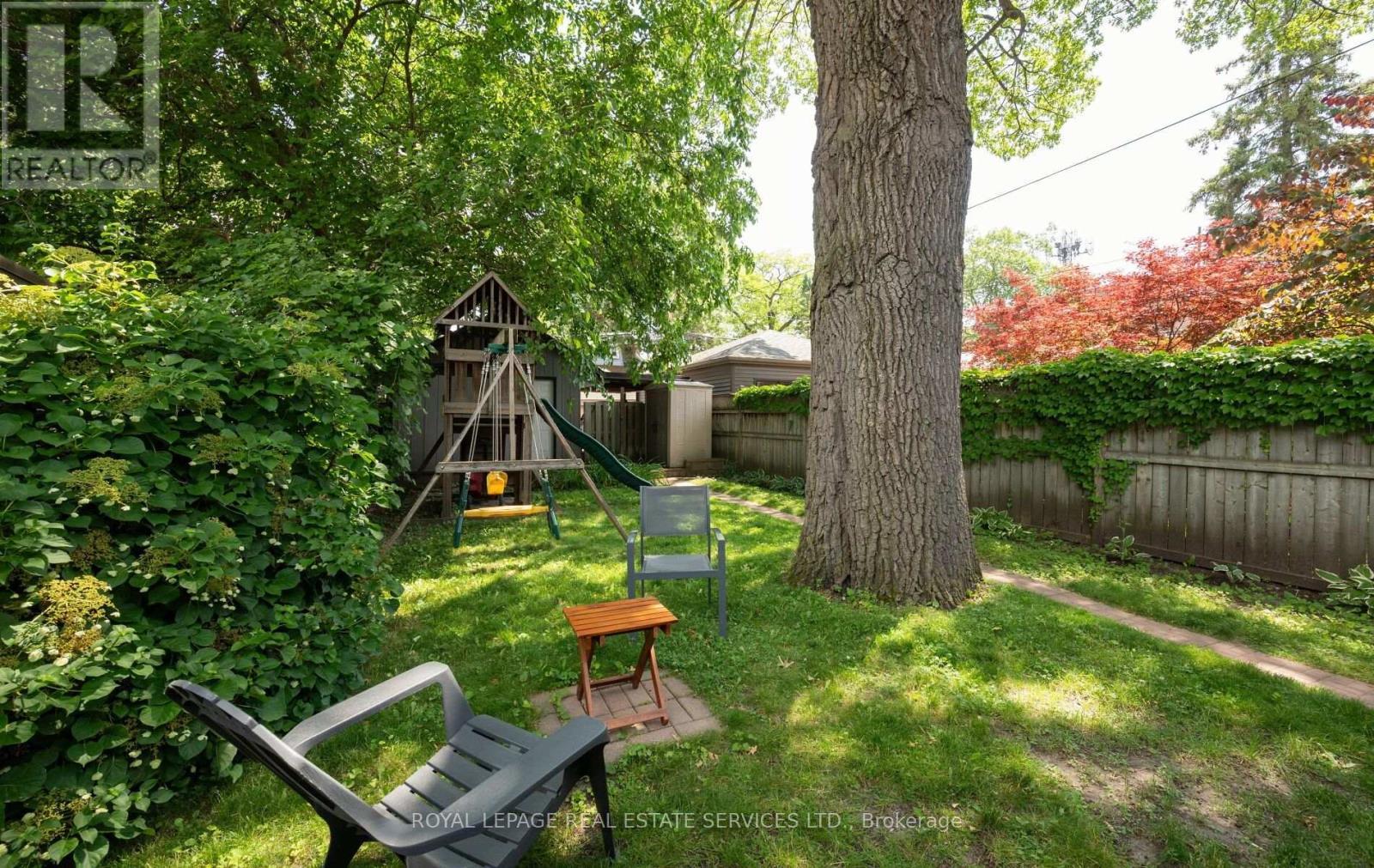 












613 BERESFORD AVENUE

,
Toronto,




Ontario
M6S3C2

