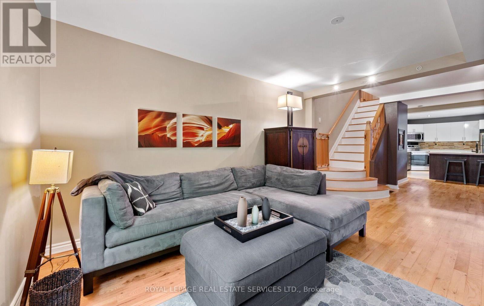 












613 BERESFORD AVENUE

,
Toronto,




Ontario
M6S3C2

