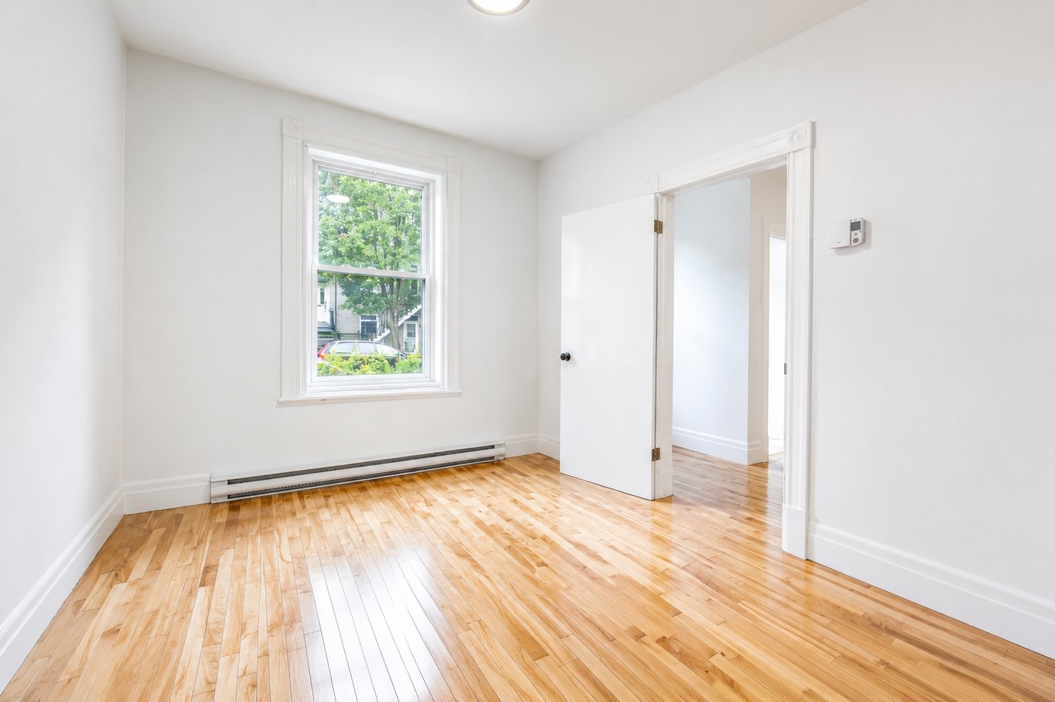 









4249


Av. des Érables

,
Montréal (Le Plateau-Mont-Royal),




QC
H2H2C6


