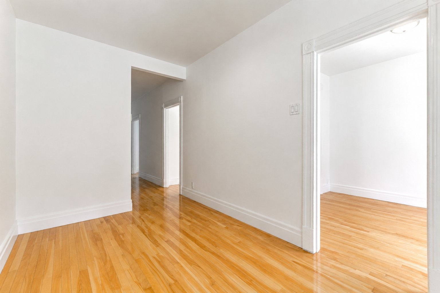 









4249


Av. des Érables

,
Montréal (Le Plateau-Mont-Royal),




QC
H2H2C6


