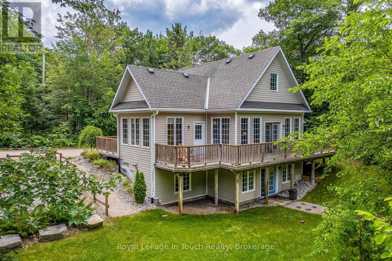 












8 WOODWARD DRIVE

,
Tiny,




Ontario
L0L2J0

