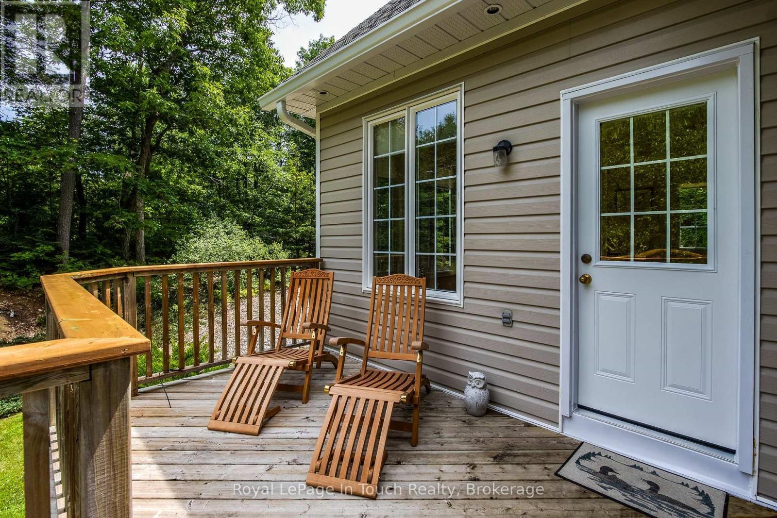 












8 WOODWARD DRIVE

,
Tiny,




Ontario
L0L2J0

