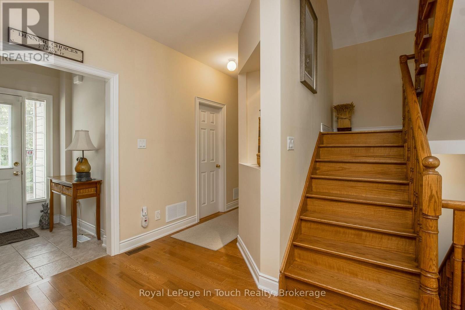 












8 WOODWARD DRIVE

,
Tiny,




Ontario
L0L2J0

