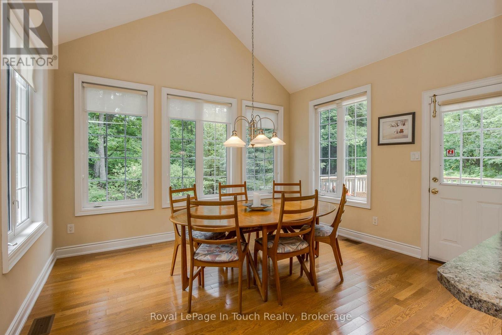 












8 WOODWARD DRIVE

,
Tiny,




Ontario
L0L2J0

