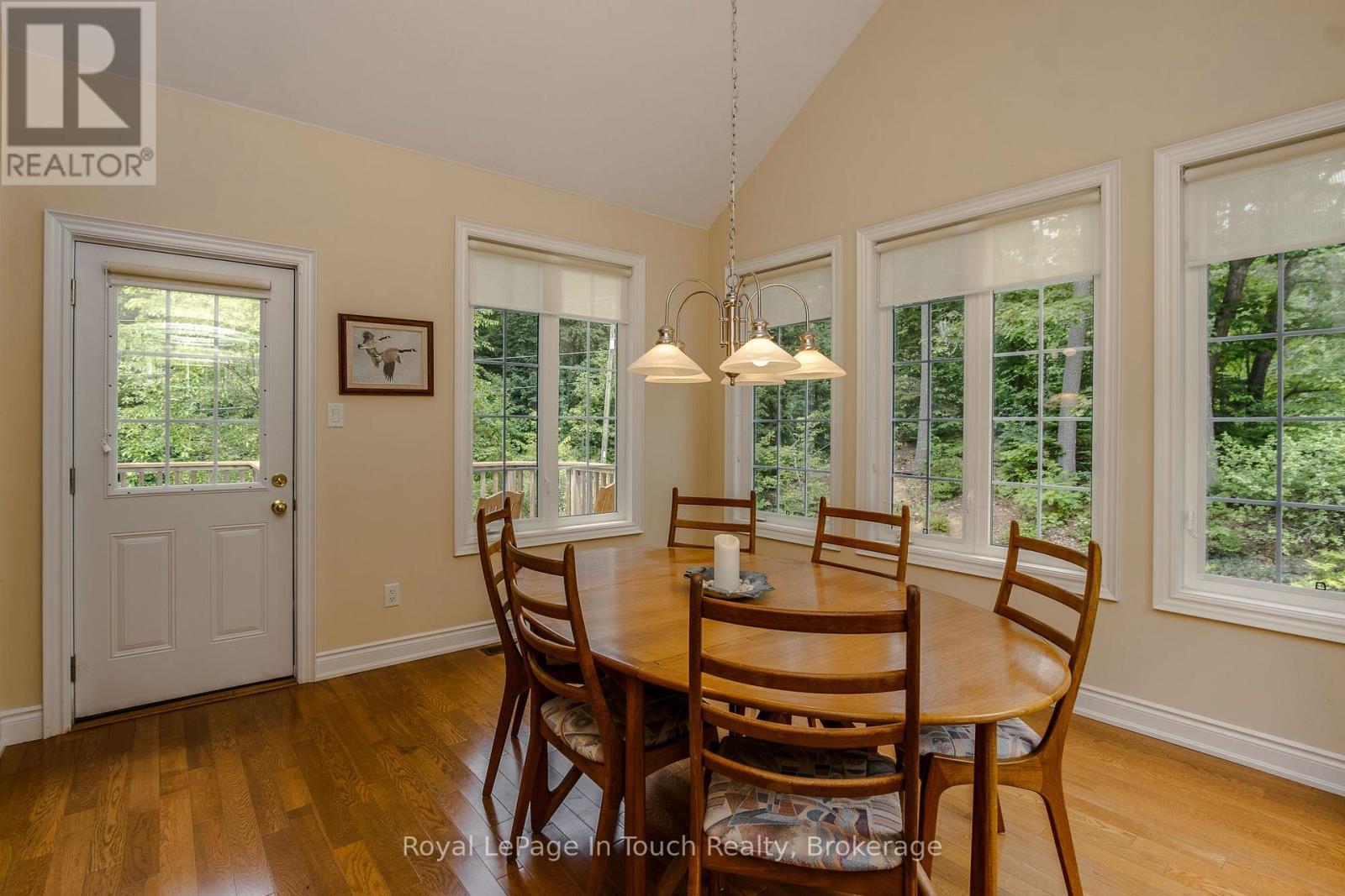 












8 WOODWARD DRIVE

,
Tiny,




Ontario
L0L2J0

