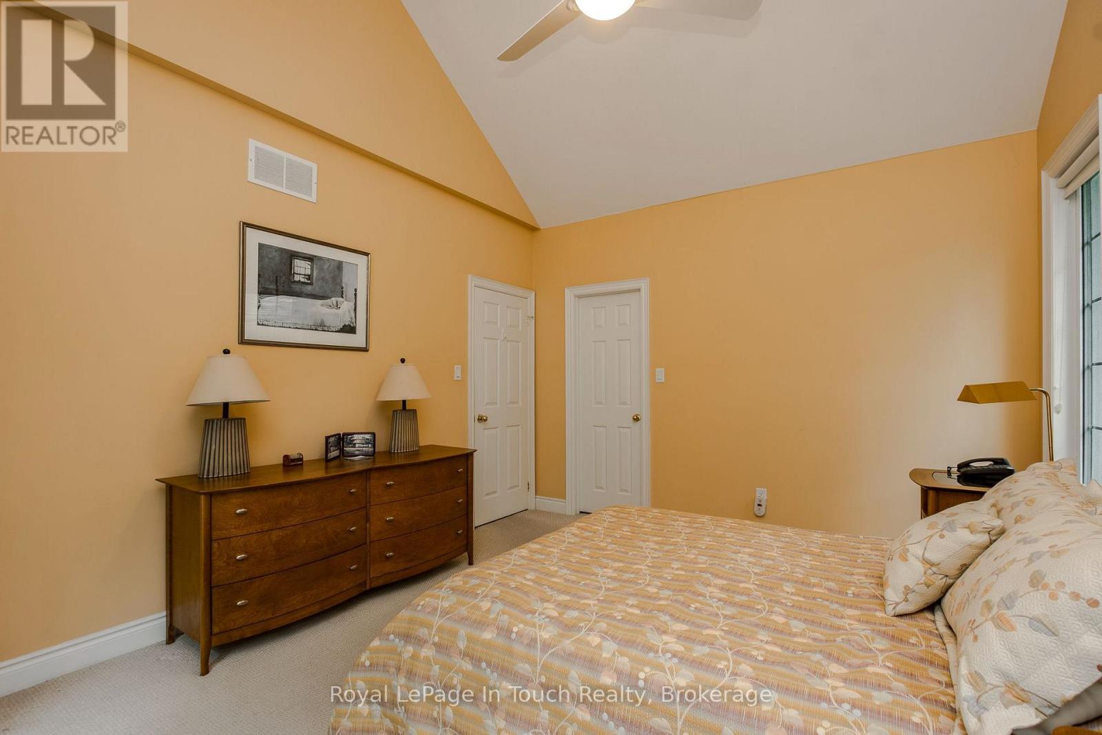 












8 WOODWARD DRIVE

,
Tiny,




Ontario
L0L2J0


