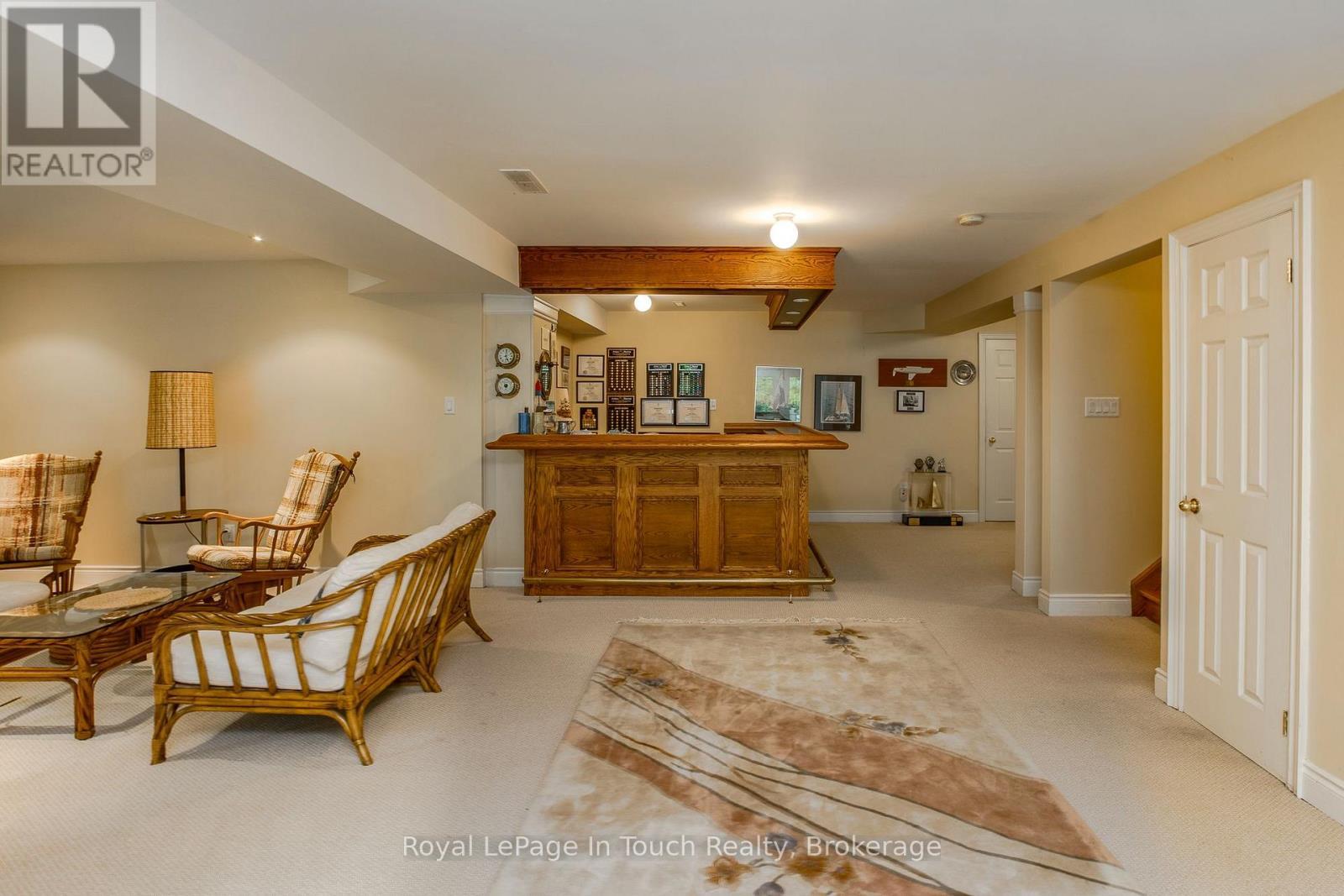 












8 WOODWARD DRIVE

,
Tiny,




Ontario
L0L2J0

