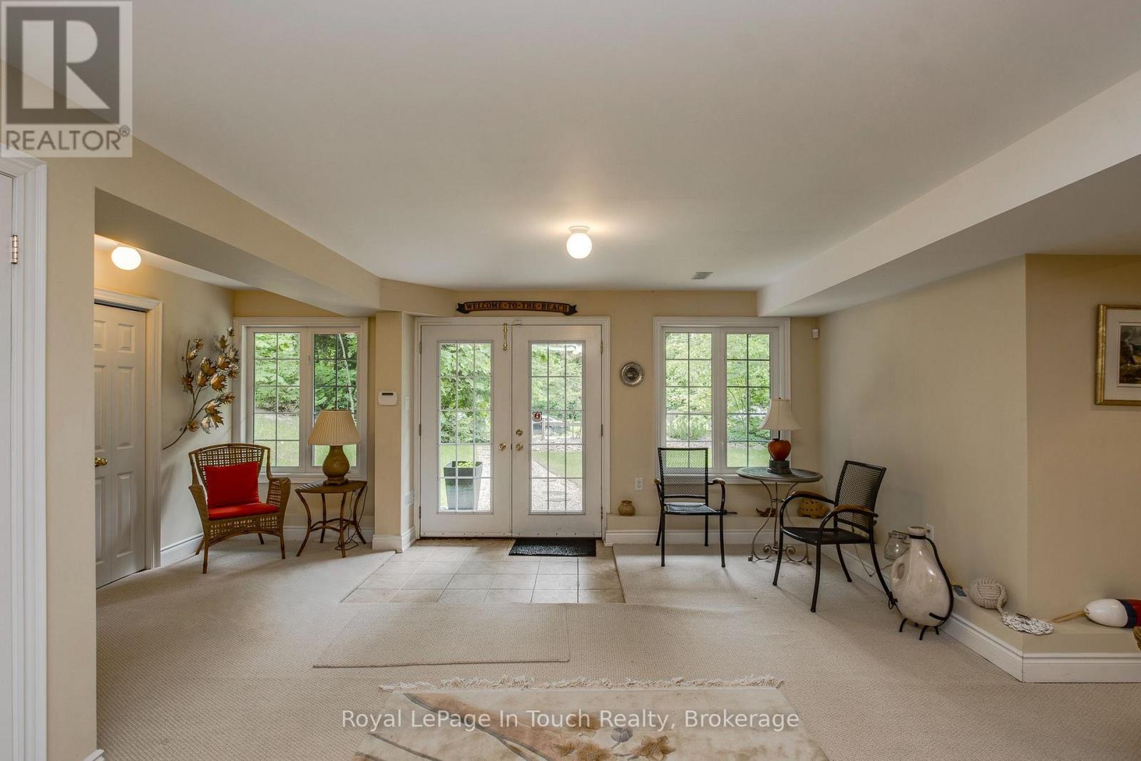 












8 WOODWARD DRIVE

,
Tiny,




Ontario
L0L2J0


