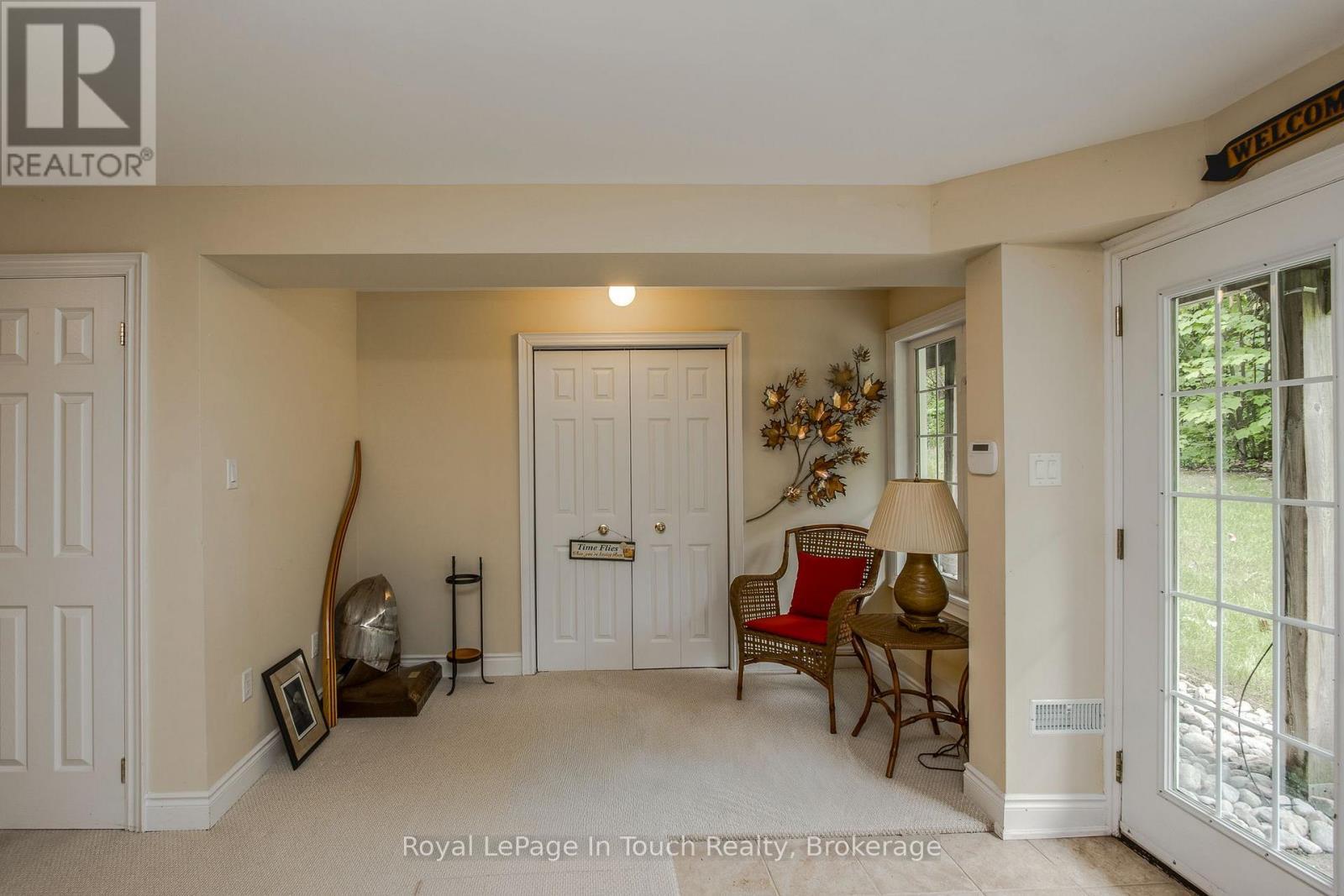 












8 WOODWARD DRIVE

,
Tiny,




Ontario
L0L2J0

