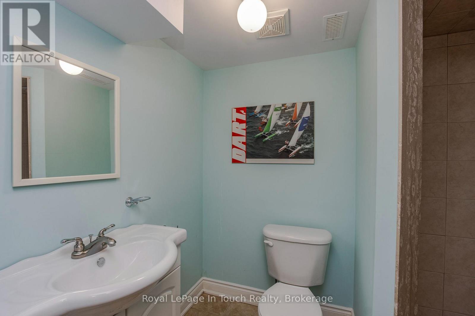 












8 WOODWARD DRIVE

,
Tiny,




Ontario
L0L2J0

