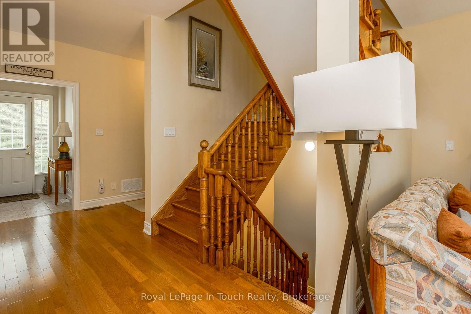












8 WOODWARD DRIVE

,
Tiny,




Ontario
L0L2J0

