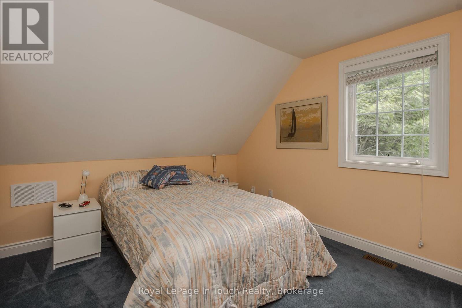 












8 WOODWARD DRIVE

,
Tiny,




Ontario
L0L2J0


