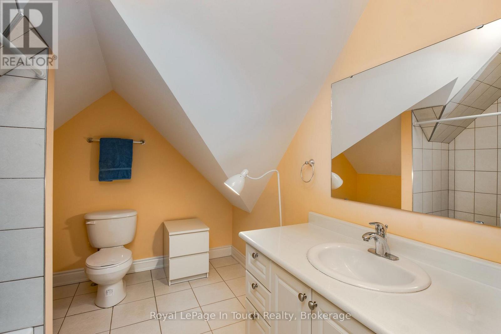 












8 WOODWARD DRIVE

,
Tiny,




Ontario
L0L2J0

