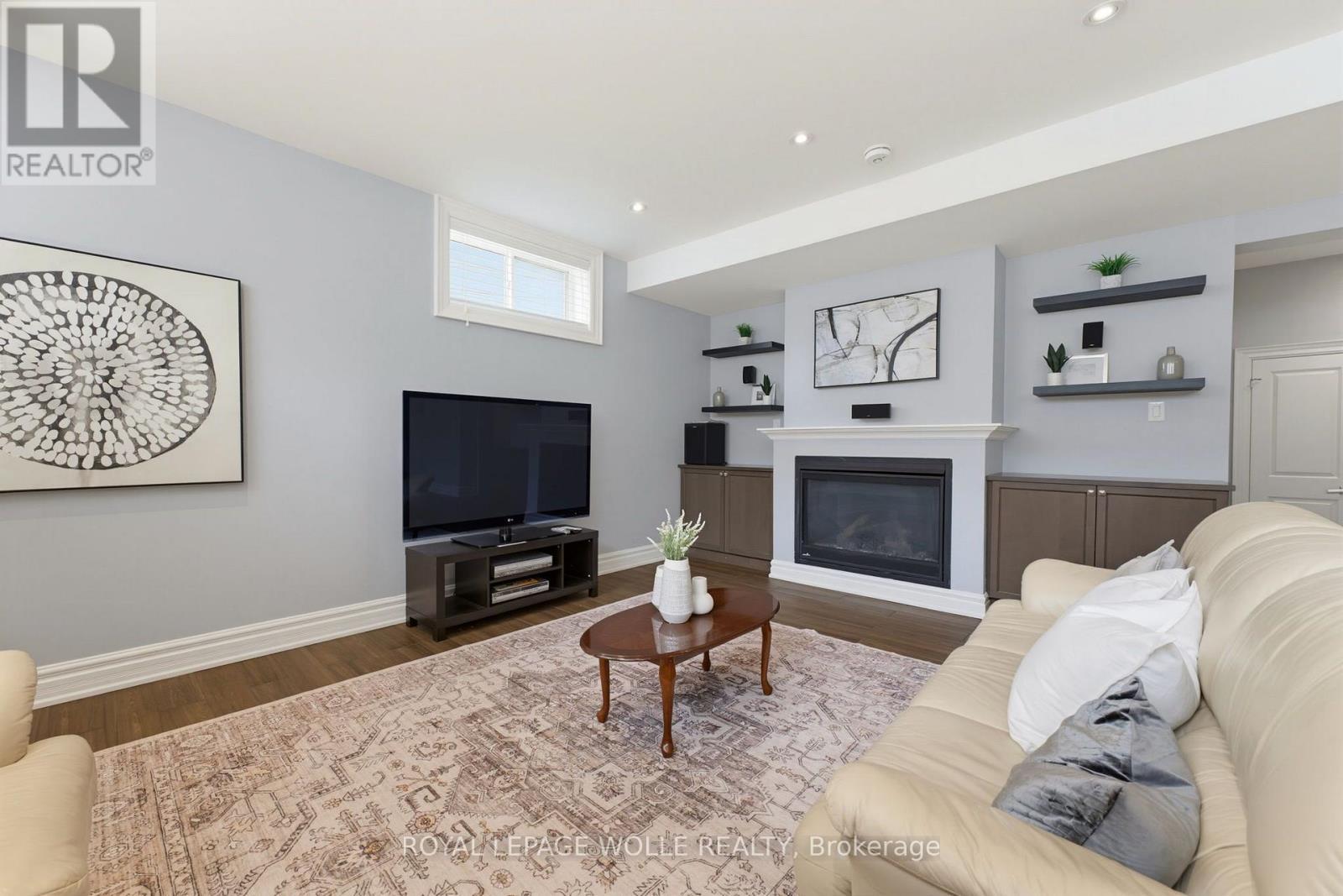 












38 RIVER VALLEY DRIVE

,
Kitchener,




Ontario
N2C2V6

