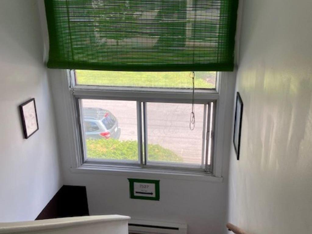 









7527


Ch. Earle

,
Côte-Saint-Luc,




QC
H4W1N8

