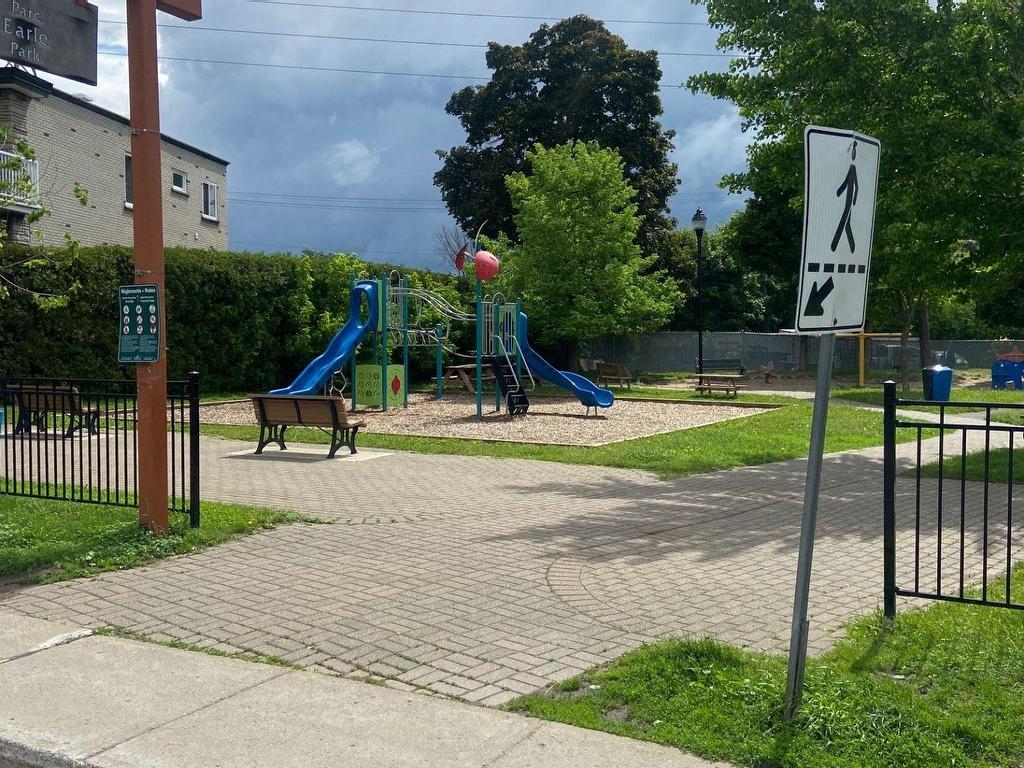 









7527


Ch. Earle

,
Côte-Saint-Luc,




QC
H4W1N8


