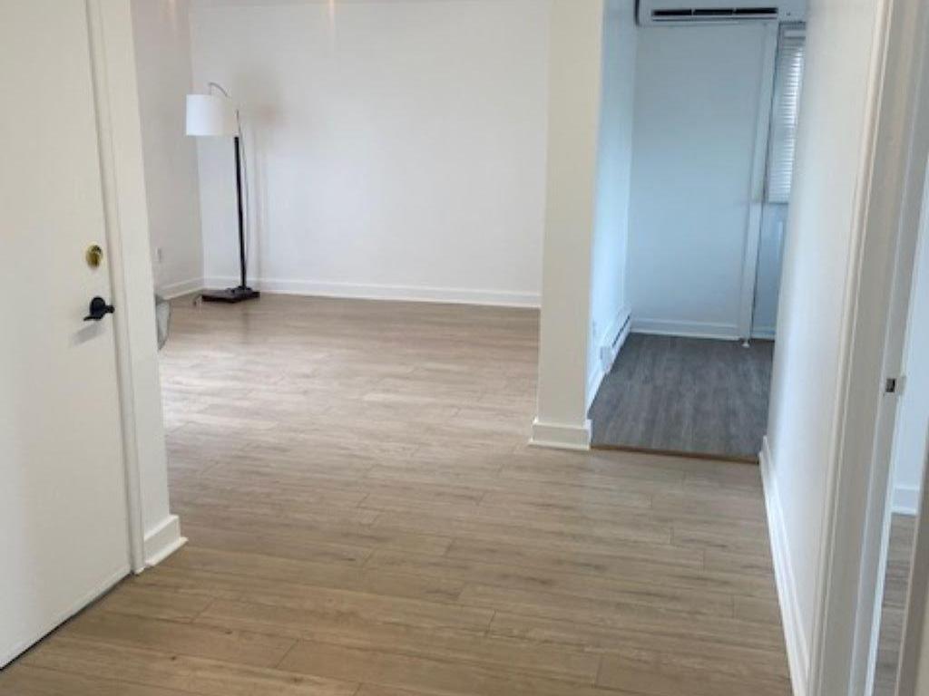 









7527


Ch. Earle

,
Côte-Saint-Luc,




QC
H4W1N8


