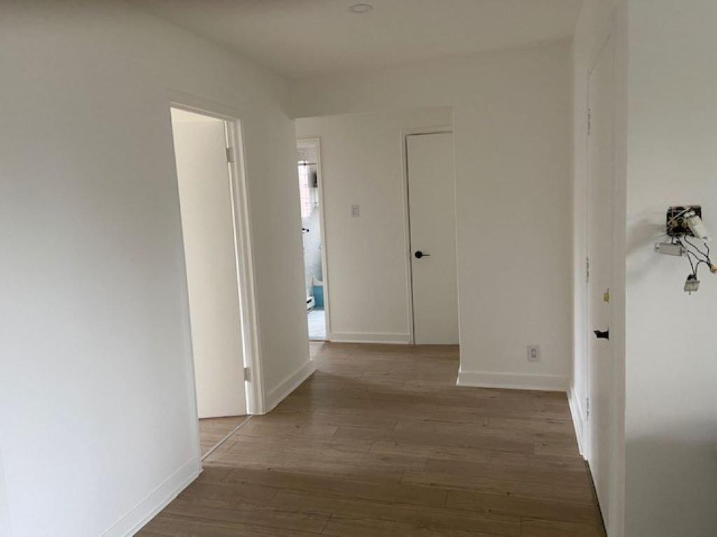 









7527


Ch. Earle

,
Côte-Saint-Luc,




QC
H4W1N8

