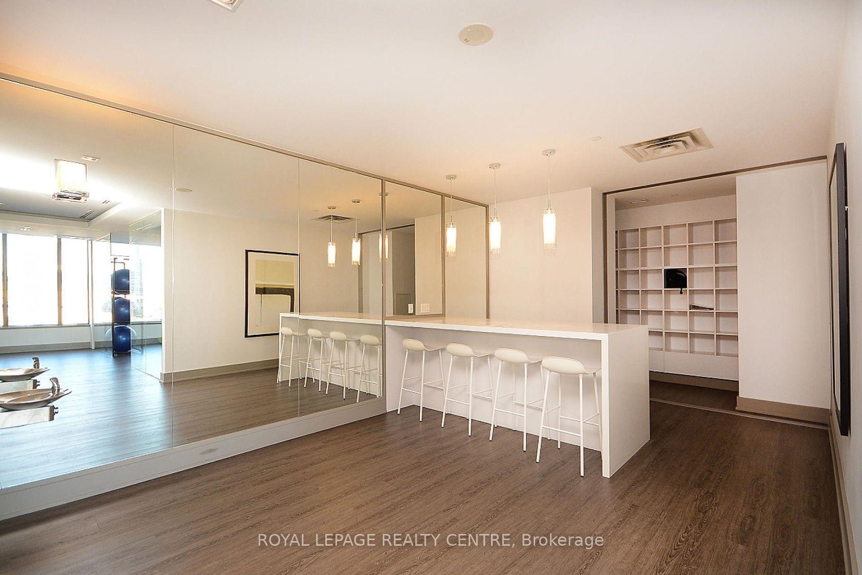 









510


Curran

Place, 607,
Mississauga,




ON
L5B 0J8


