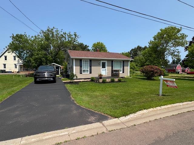 












14 East Drive

,
Summerside,




PE
C1N 4E4

