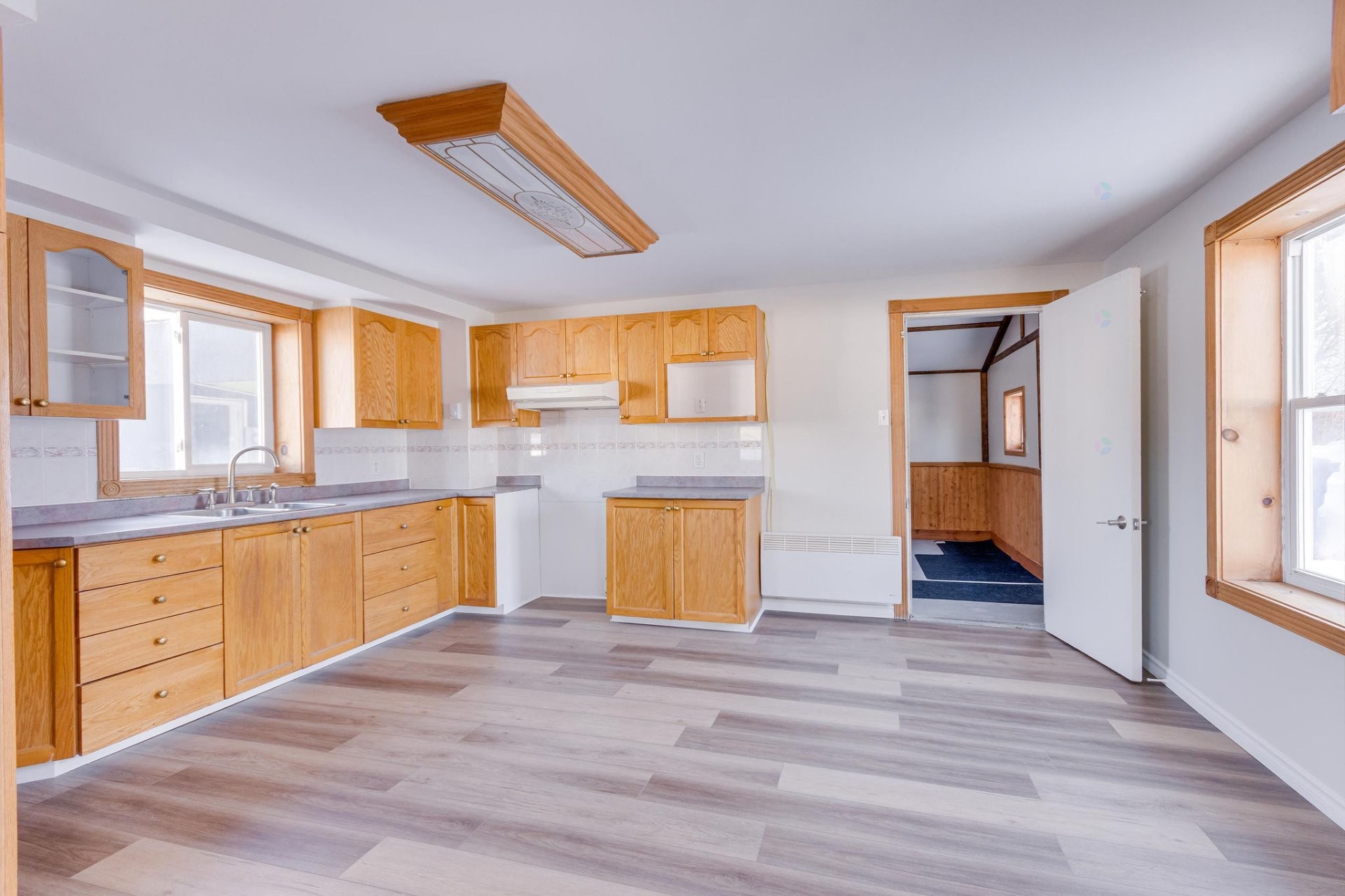 









18


Ch. du Pont

,
Val-des-Monts,




QC
J8N2J1


