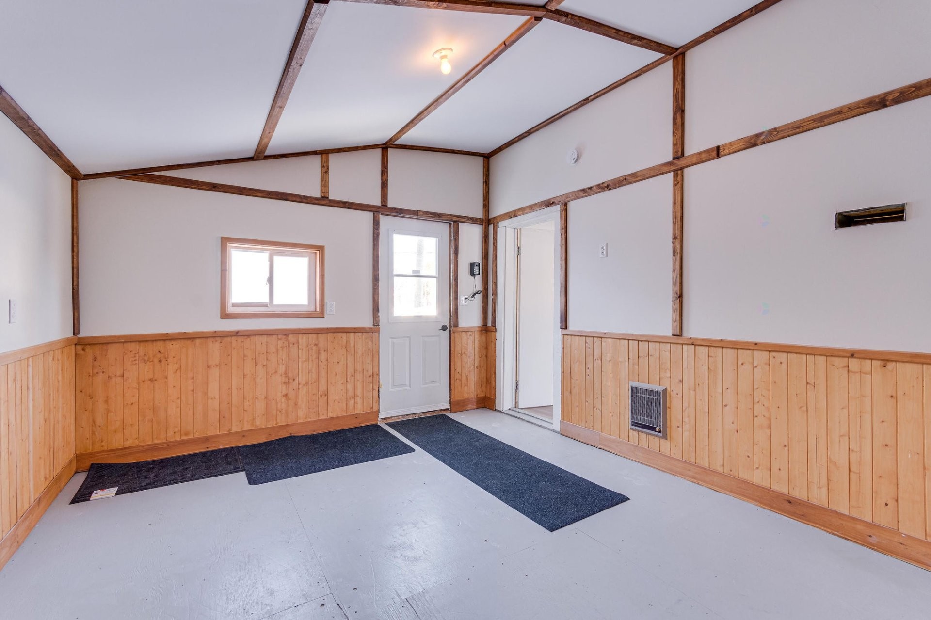 









18


Ch. du Pont

,
Val-des-Monts,




QC
J8N2J1


