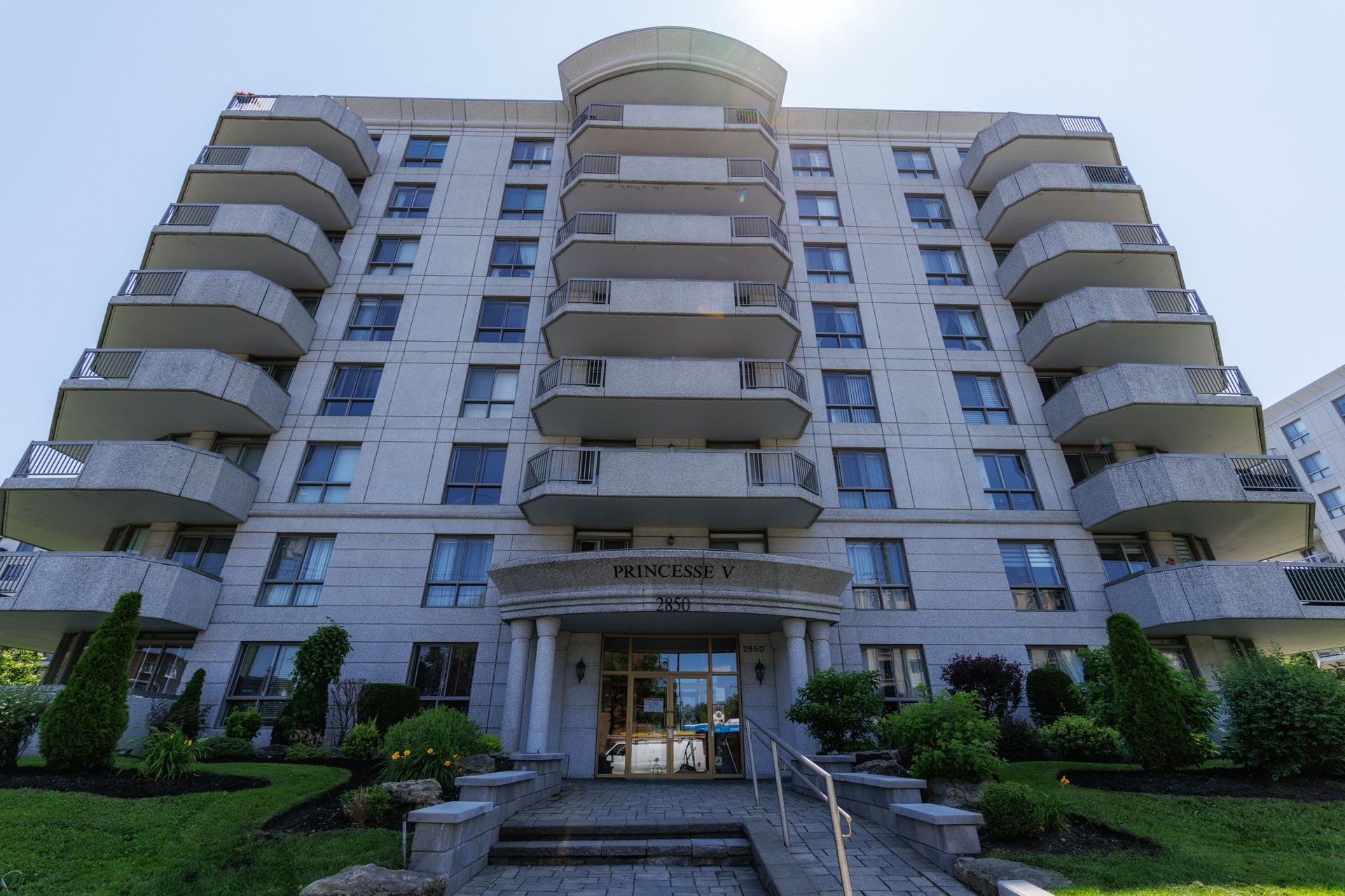 









2850


Boul. de la Côte-Vertu

, 103,
Montréal (Saint-Laurent),




QC
H4R3A8

