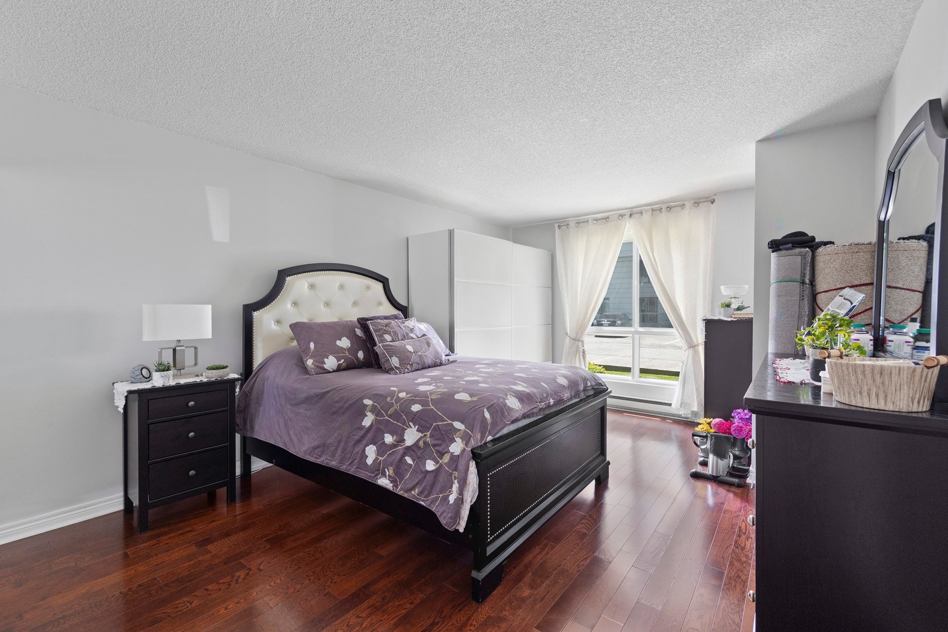 









2850


Boul. de la Côte-Vertu

, 103,
Montréal (Saint-Laurent),




QC
H4R3A8

