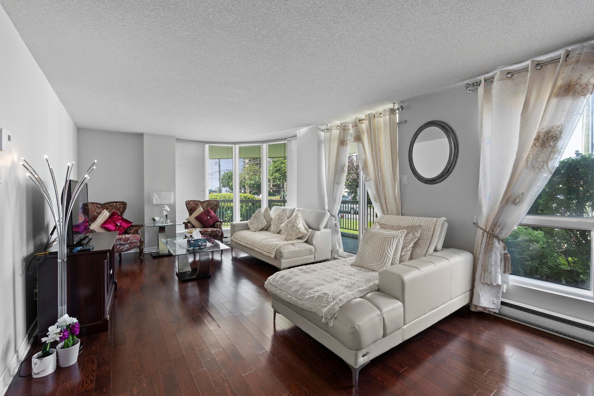 









2850


Boul. de la Côte-Vertu

, 103,
Montréal (Saint-Laurent),




QC
H4R3A8

