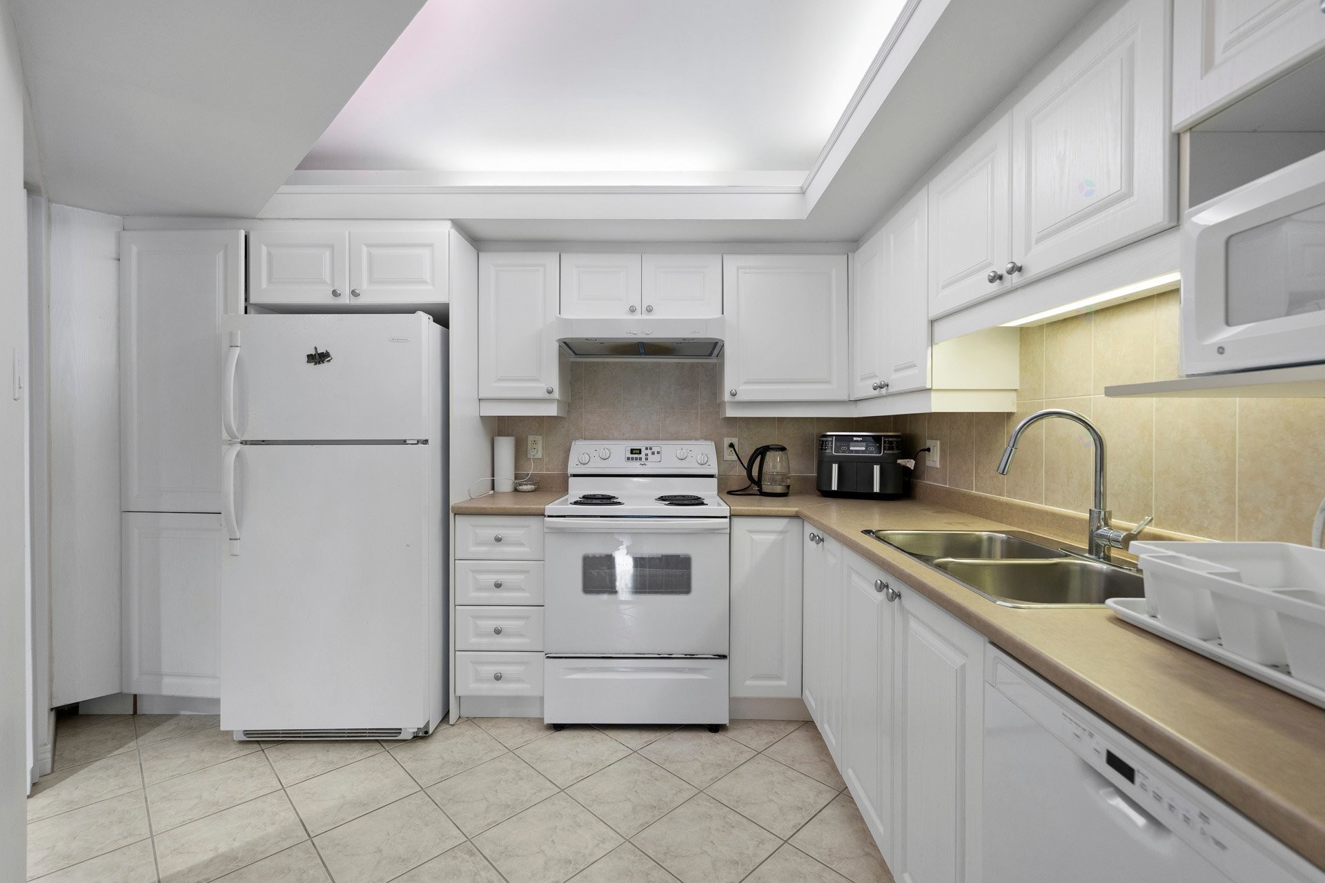 









2850


Boul. de la Côte-Vertu

, 103,
Montréal (Saint-Laurent),




QC
H4R3A8

