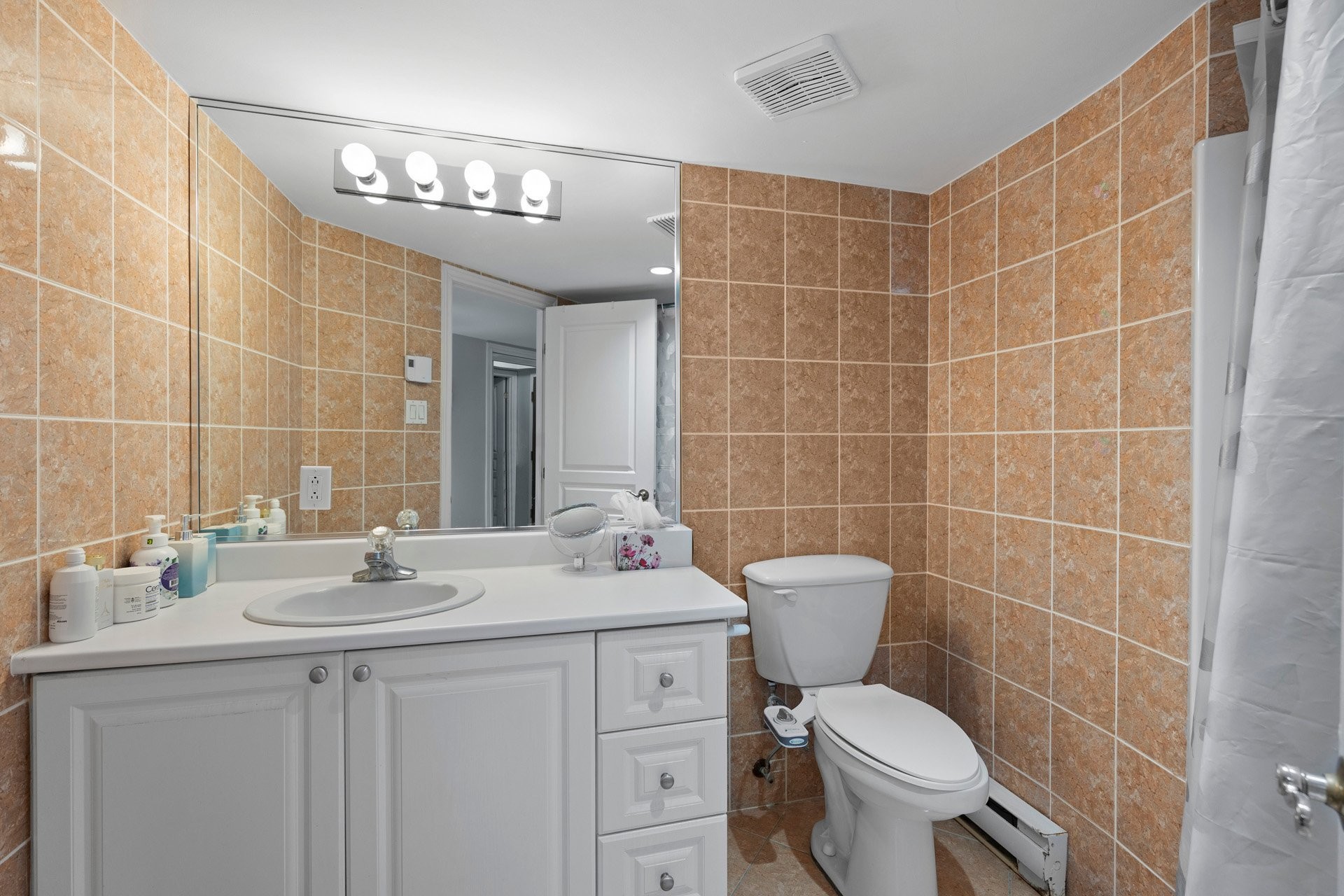 









2850


Boul. de la Côte-Vertu

, 103,
Montréal (Saint-Laurent),




QC
H4R3A8


