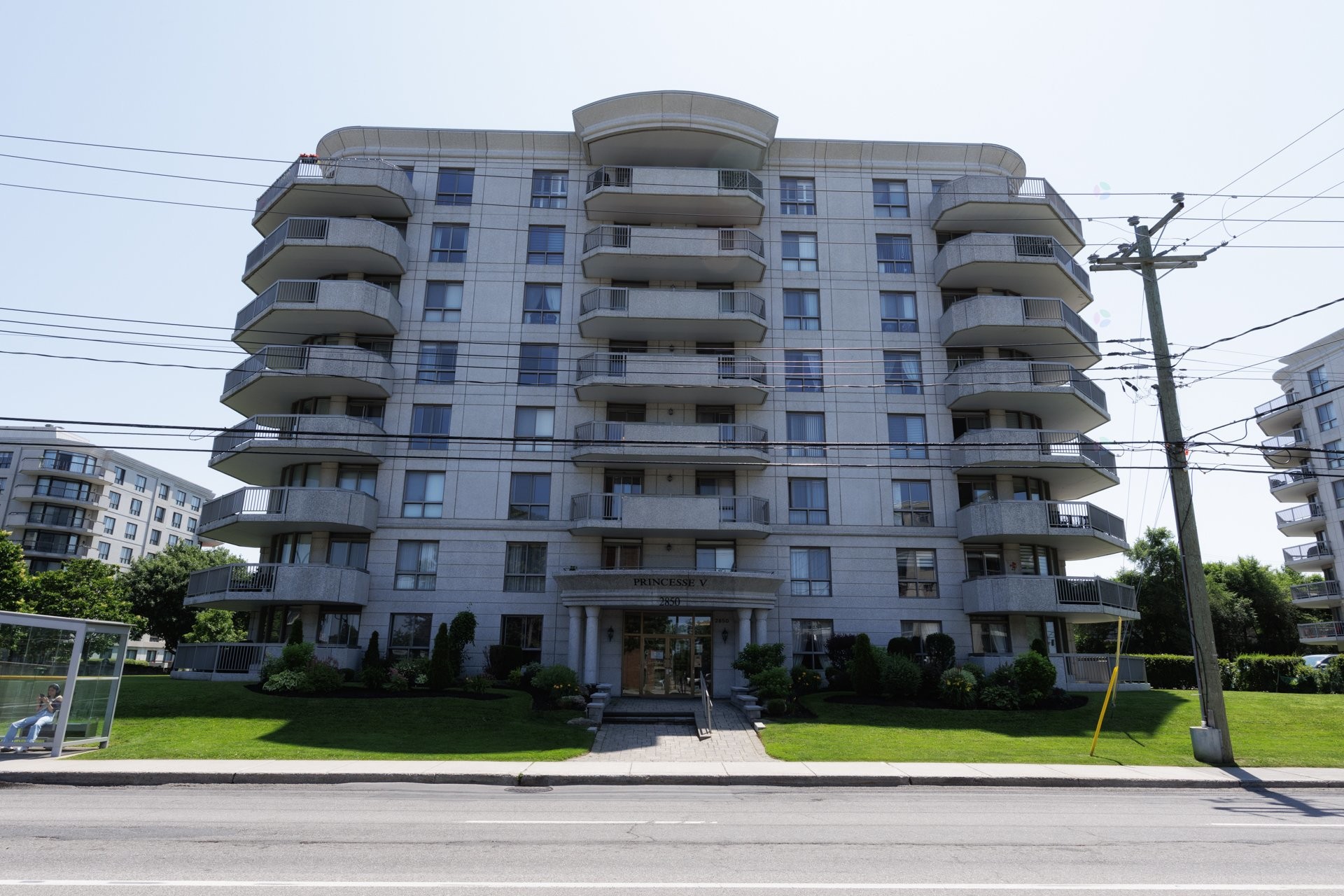 









2850


Boul. de la Côte-Vertu

, 103,
Montréal (Saint-Laurent),




QC
H4R3A8

