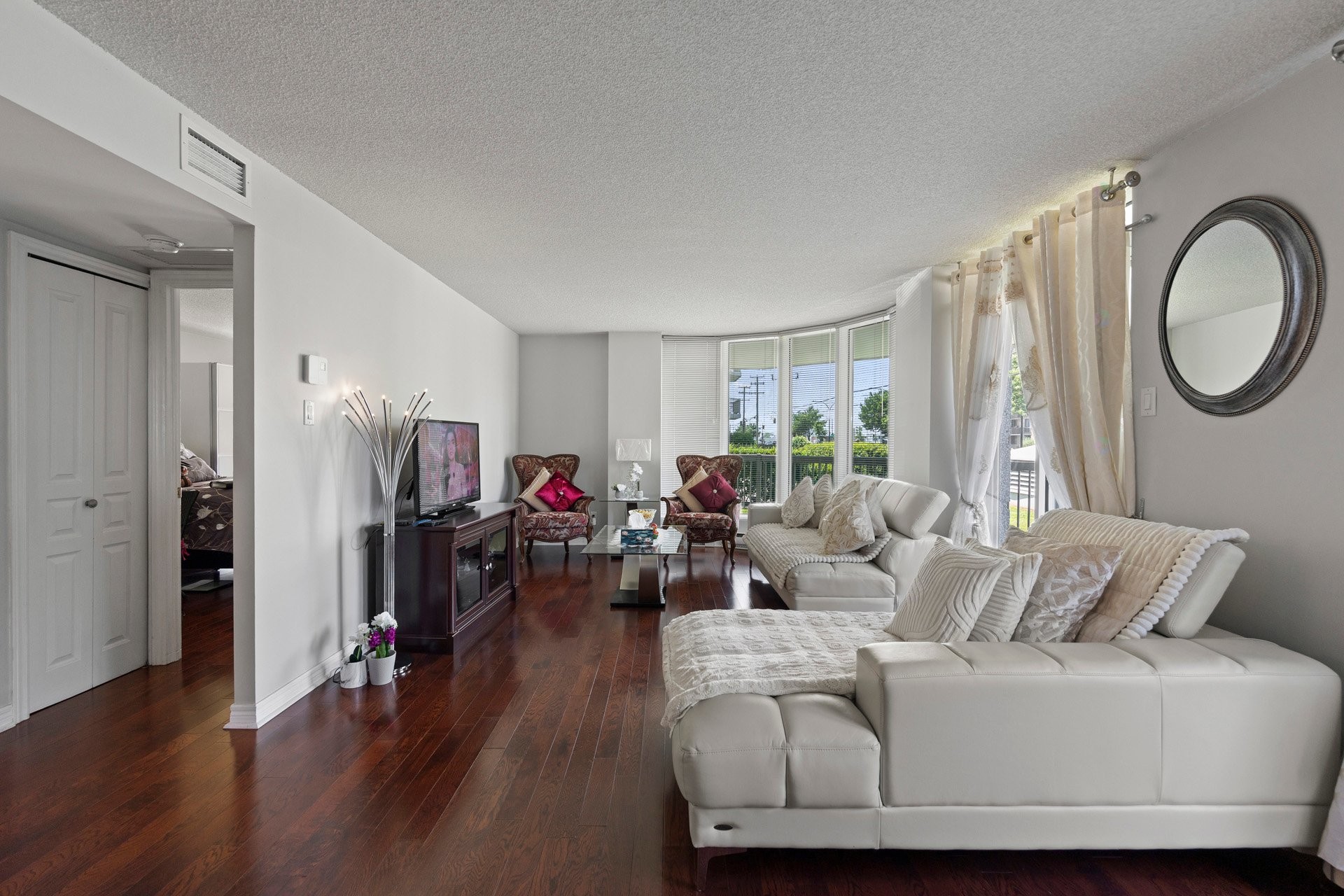 









2850


Boul. de la Côte-Vertu

, 103,
Montréal (Saint-Laurent),




QC
H4R3A8

