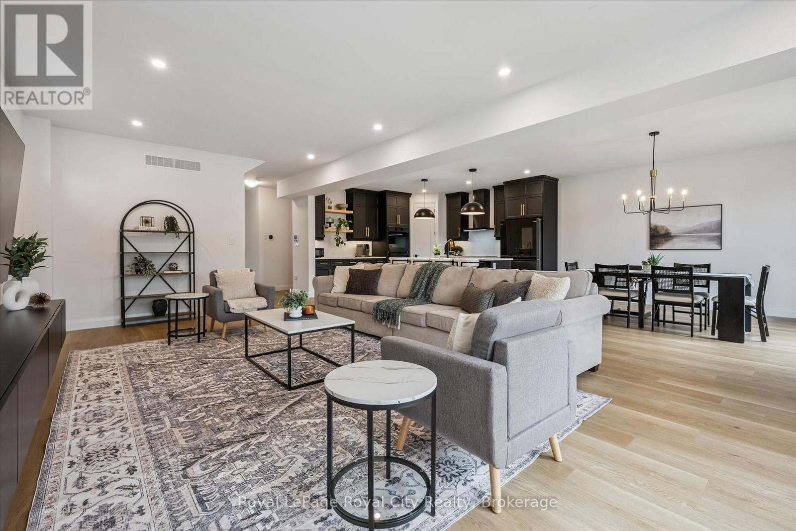












203 SCHMIDT DRIVE

,
Wellington North (Arthur),




Ontario
N0G1A0


