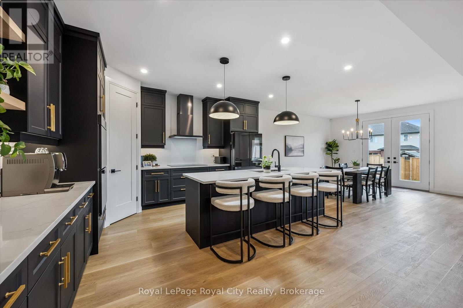 












203 SCHMIDT DRIVE

,
Wellington North (Arthur),




Ontario
N0G1A0

