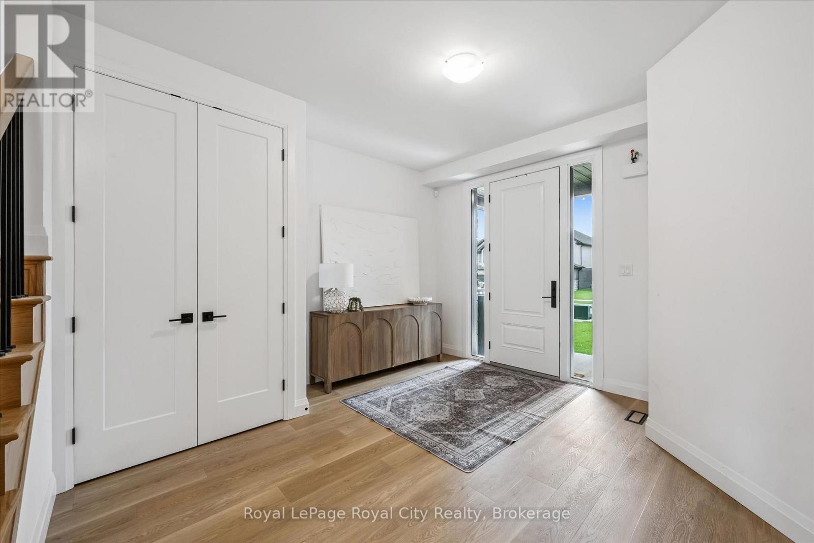 












203 SCHMIDT DRIVE

,
Wellington North (Arthur),




Ontario
N0G1A0

