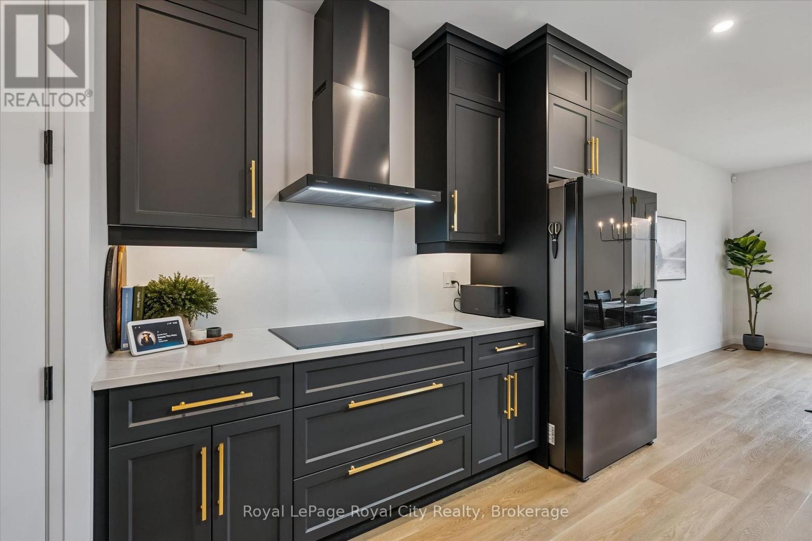 












203 SCHMIDT DRIVE

,
Wellington North (Arthur),




Ontario
N0G1A0

