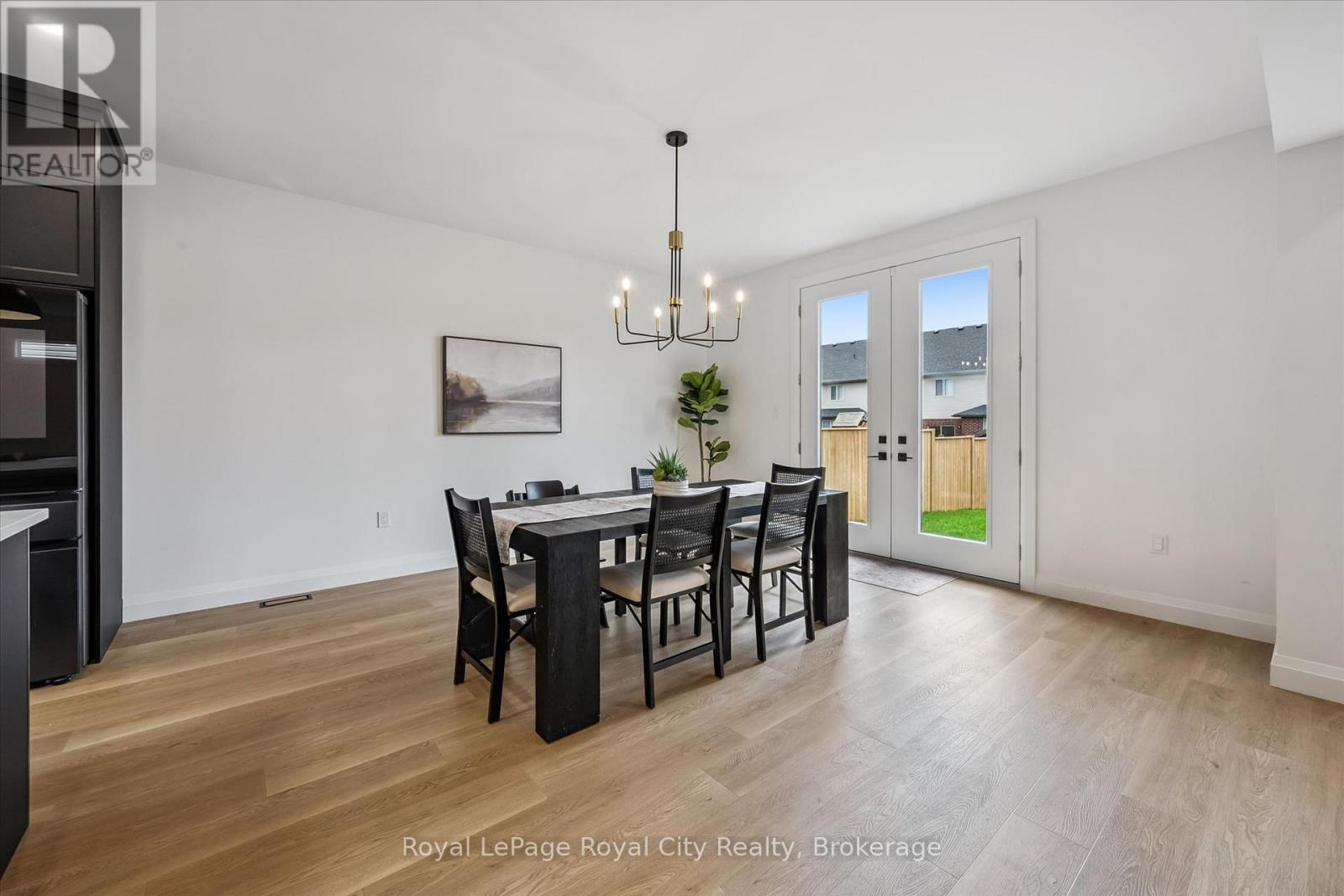 












203 SCHMIDT DRIVE

,
Wellington North (Arthur),




Ontario
N0G1A0

