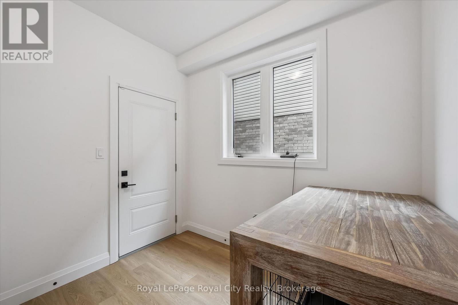 












203 SCHMIDT DRIVE

,
Wellington North (Arthur),




Ontario
N0G1A0

