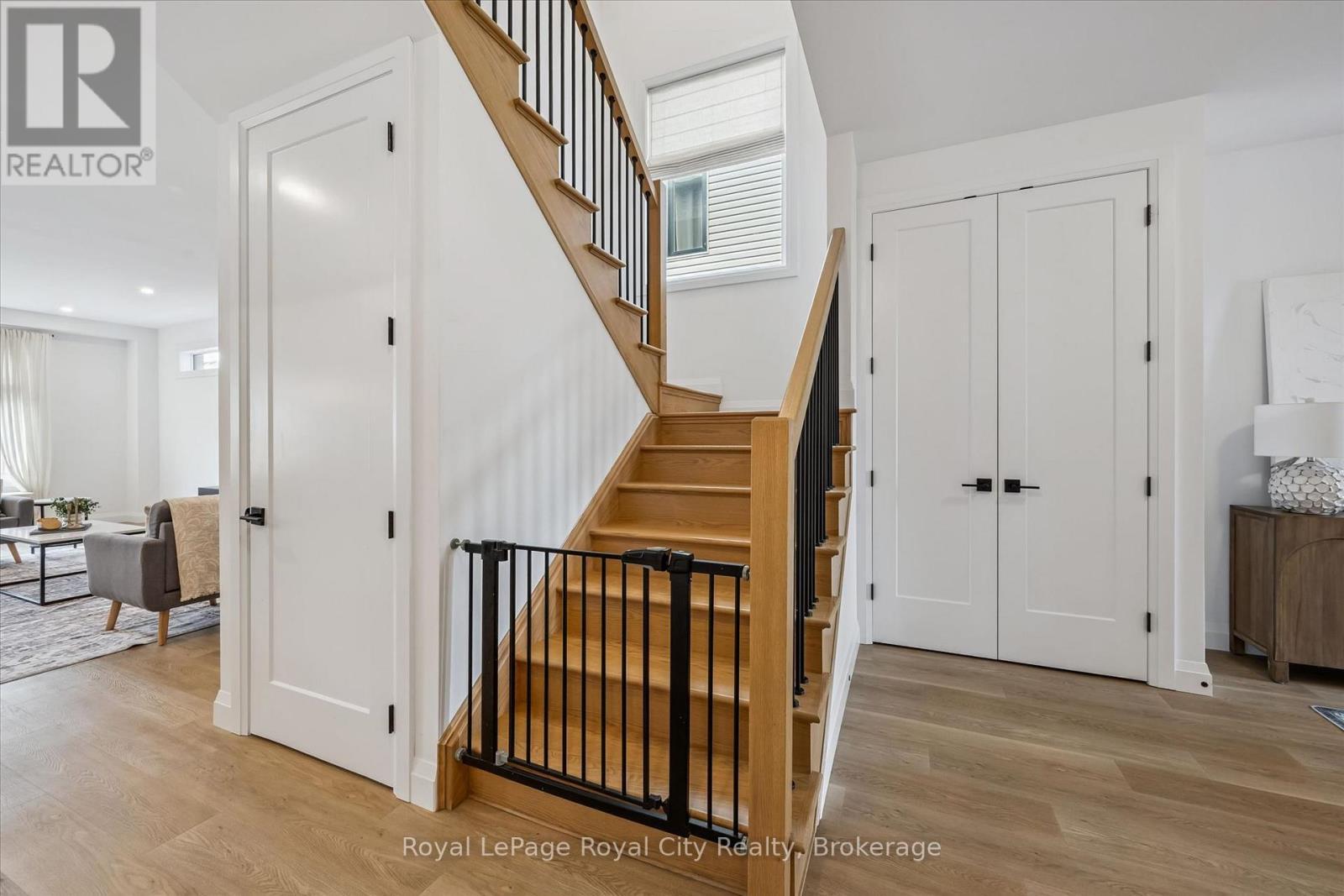 












203 SCHMIDT DRIVE

,
Wellington North (Arthur),




Ontario
N0G1A0

