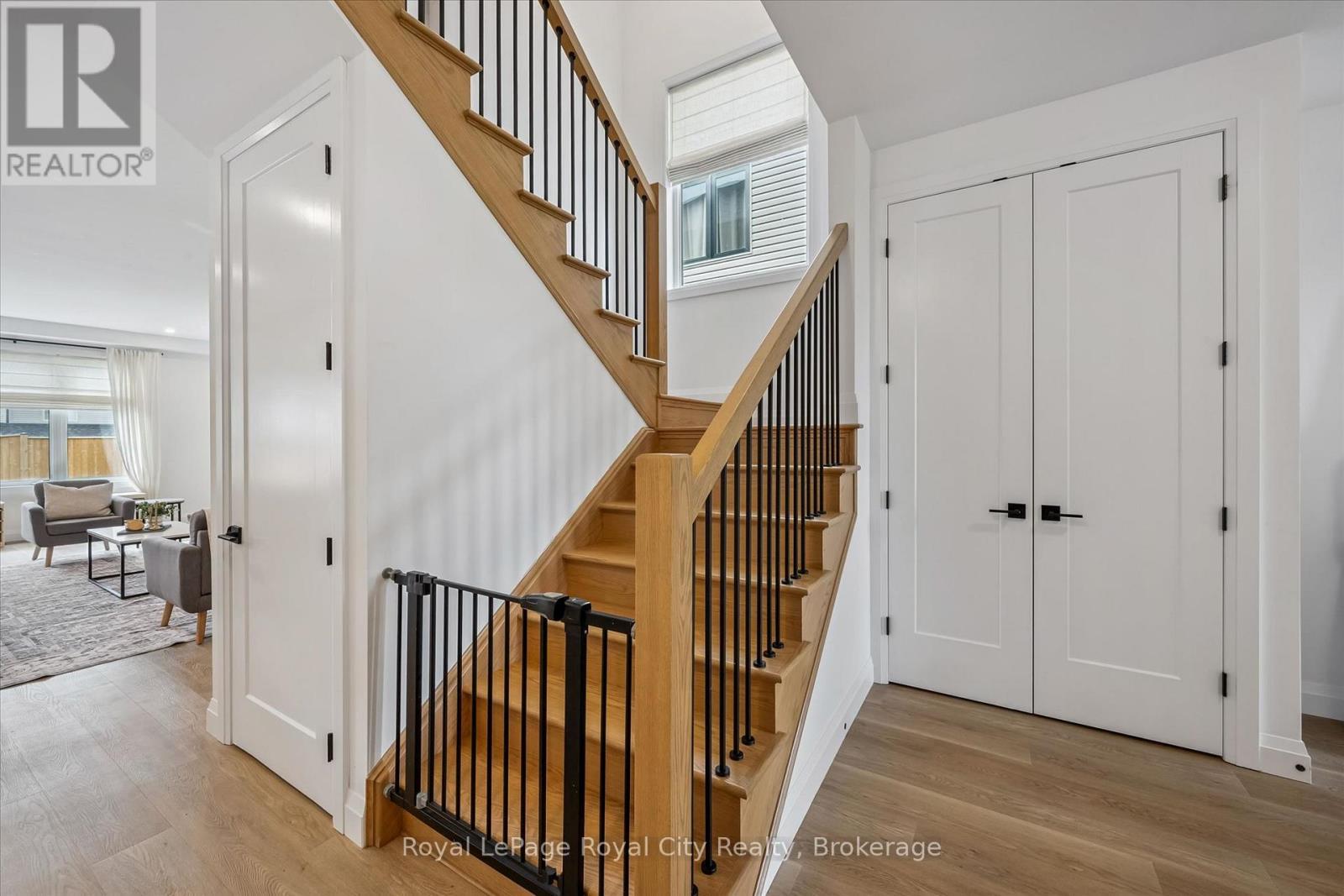 












203 SCHMIDT DRIVE

,
Wellington North (Arthur),




Ontario
N0G1A0

